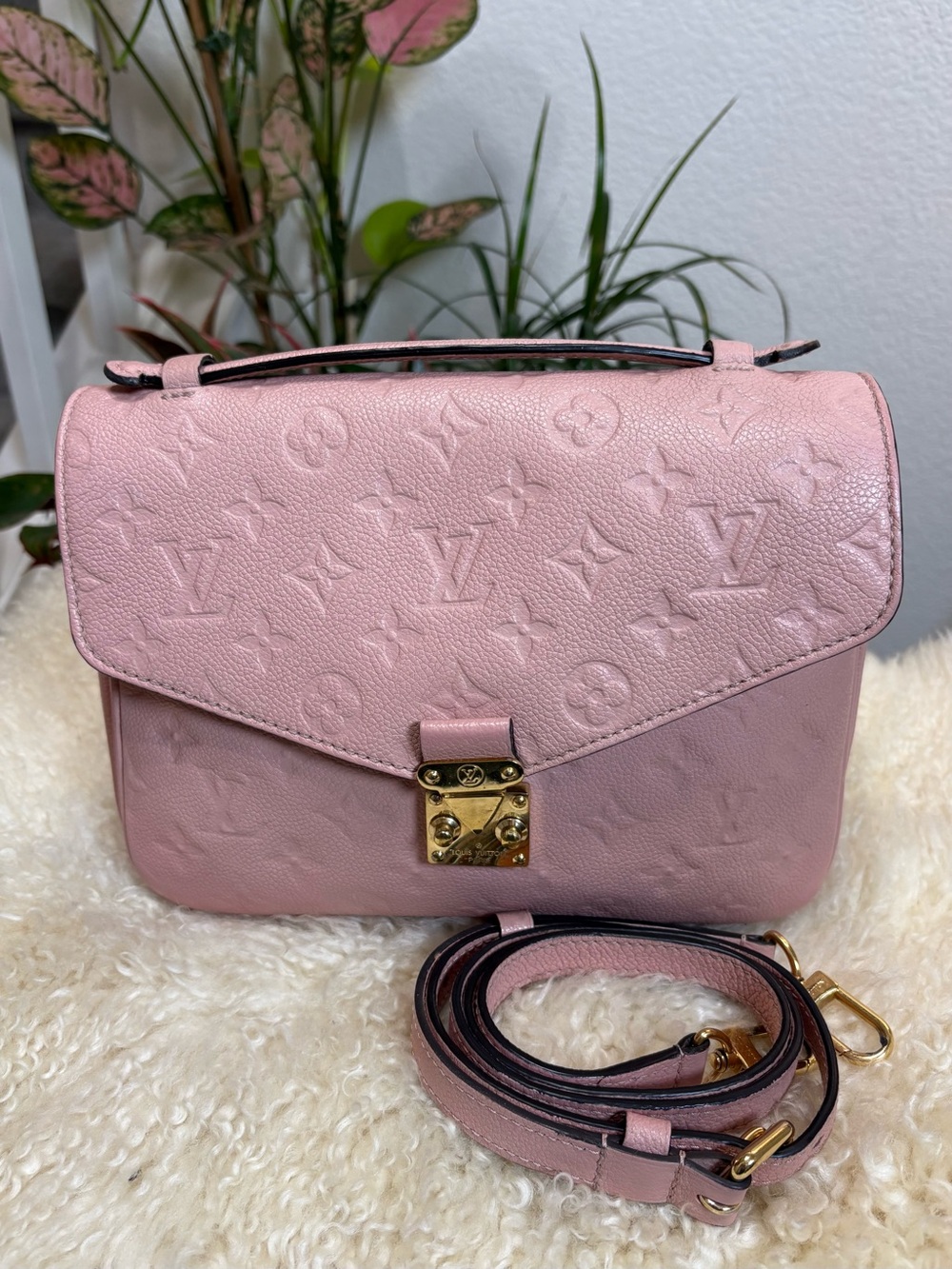Louis Vuitton Empreinte Pochette Metis Rose Poudre
